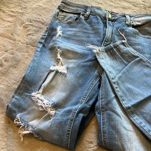 High rise distressed jeans size 6